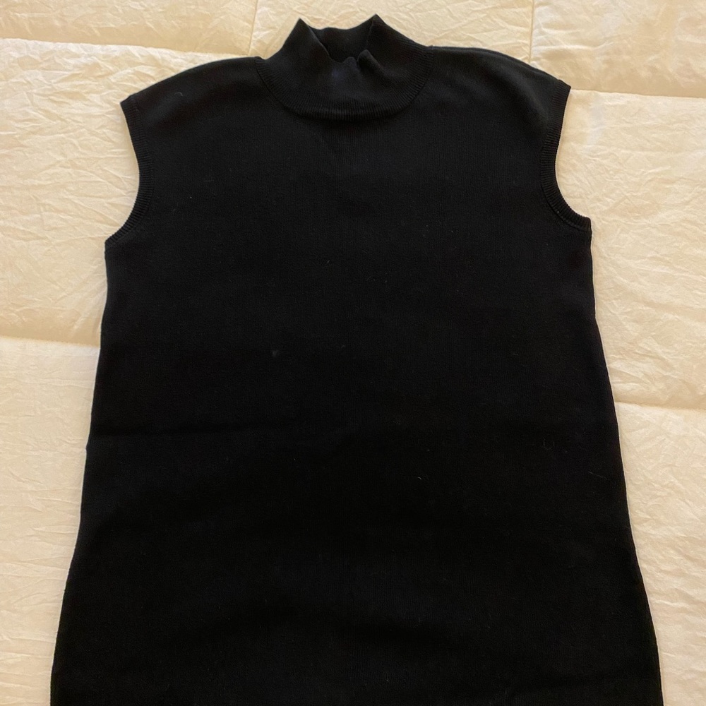 Coldwater creek sleeveless black knit top size small
